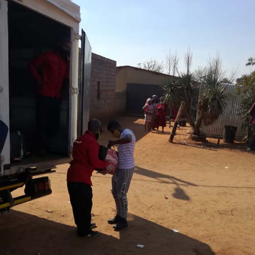 Siyakholwa Support Care Centre_COVID-19 – pandemic food distribution image 10