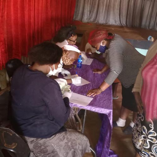 Siyakholwa Support Care Centre_COVID-19 – pandemic food distribution image 3