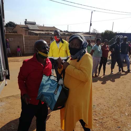 Siyakholwa Support Care Centre_COVID-19 – pandemic food distribution image 4