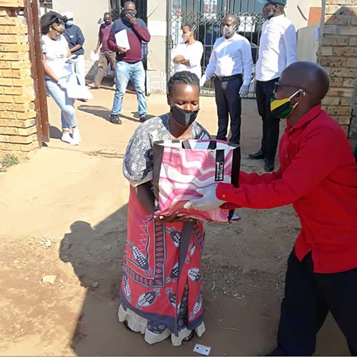 Siyakholwa Support Care Centre_COVID-19 – pandemic food distribution image 5