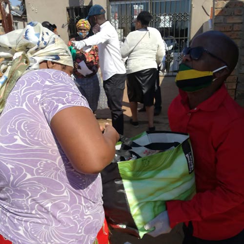 Siyakholwa Support Care Centre_COVID-19 – pandemic food distribution image 8